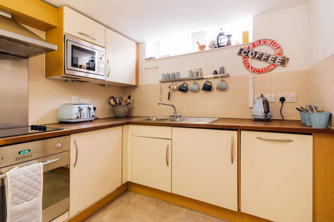Central 2-Bed, 2-Bath Sanctuary Near Holborn Station, Covent Garden & West End London Ngoại thất bức ảnh